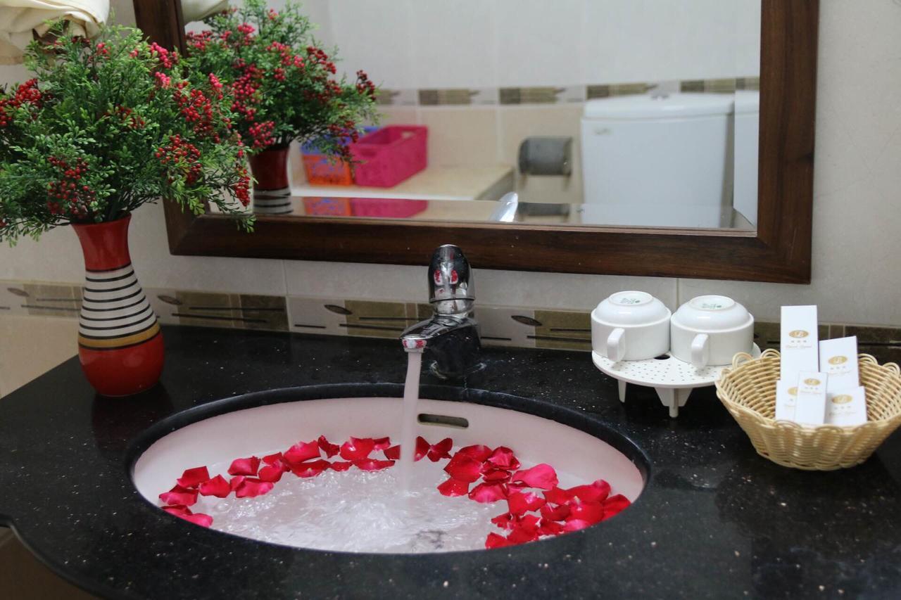 Hanoi Capital Hotel Bagian luar foto